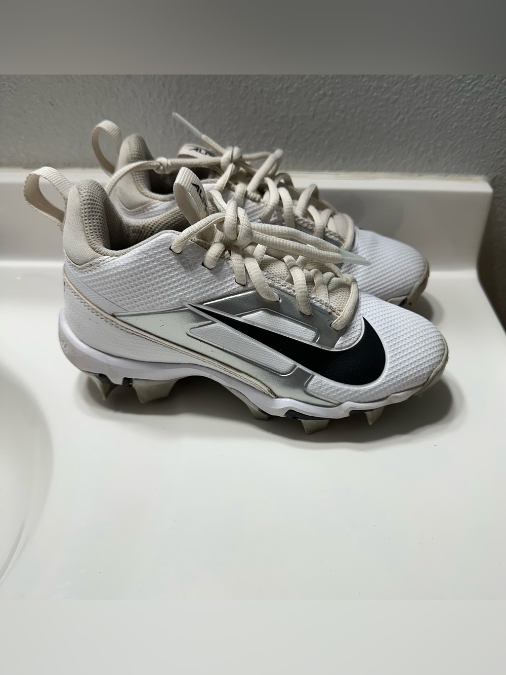 Nike Alpha Menace 4 Shark youth football cleats